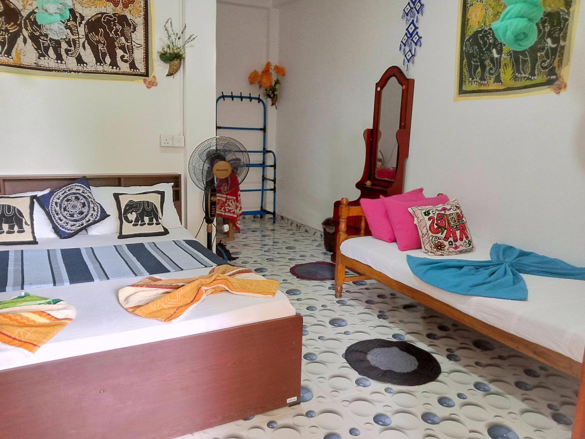 Nelum Home Stay Szigirija Kültér fotó