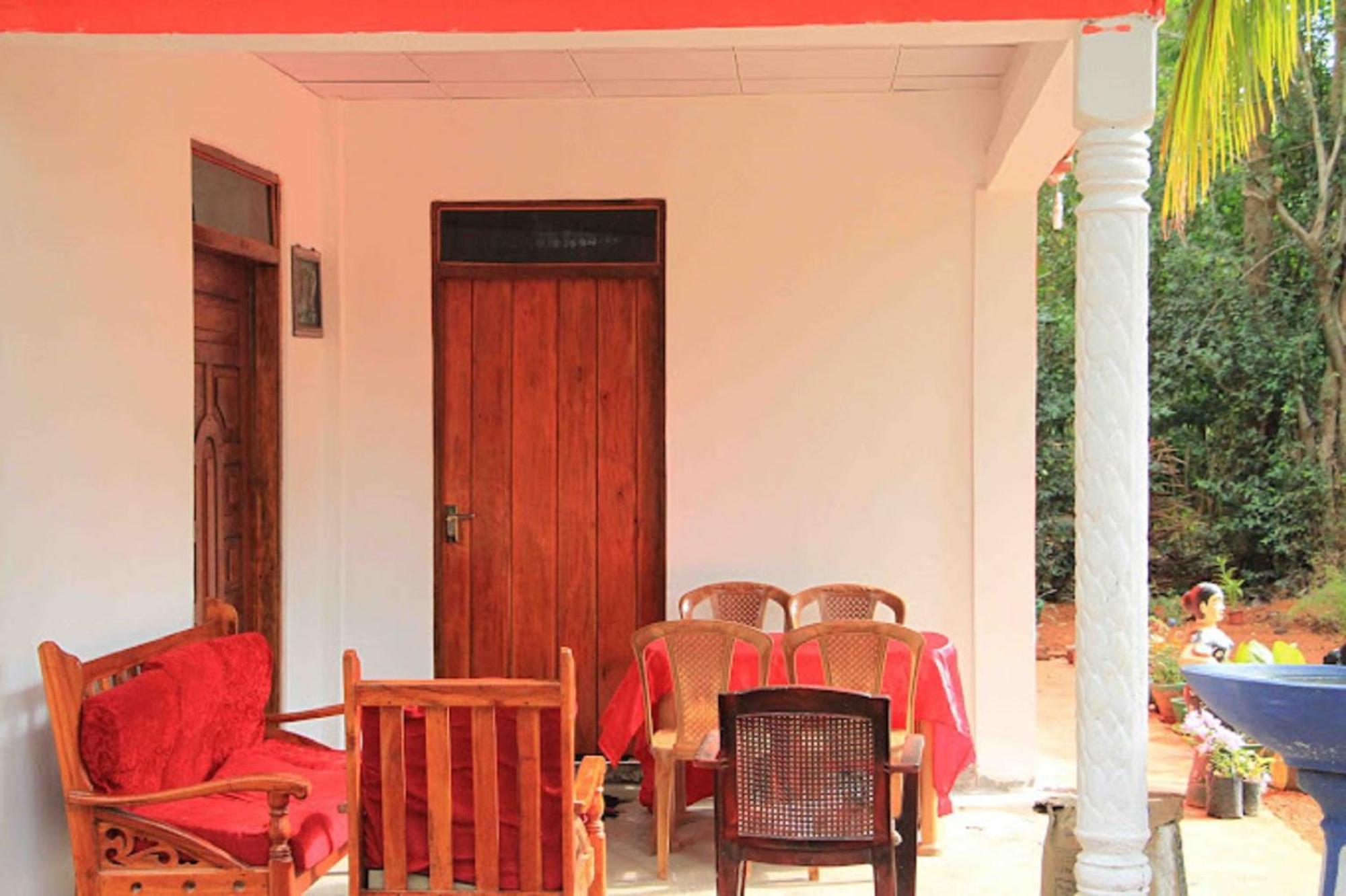 Nelum Home Stay Szigirija Kültér fotó